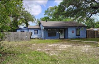 2241 Cross Lane, Orange, TX 77630