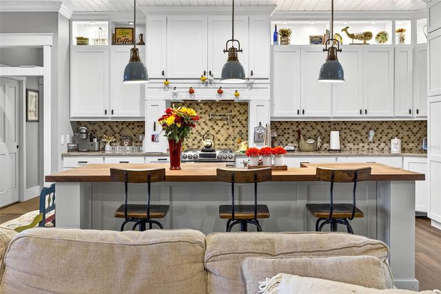 18051 HANCOCK BLUFF ROAD, Dade City, FL 33523