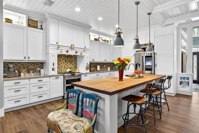 18051 HANCOCK BLUFF ROAD, Dade City, FL 33523