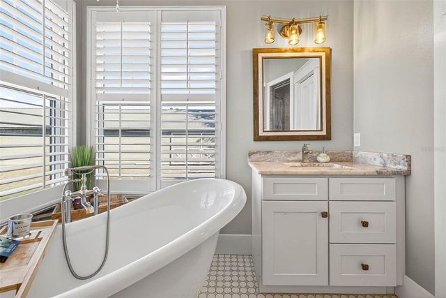 18051 HANCOCK BLUFF ROAD, Dade City, FL 33523