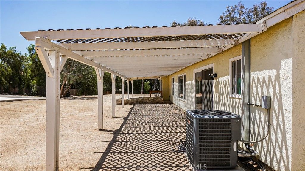 Image 30 of property listing at 18570 Halter Lane, Riverside, CA 92504