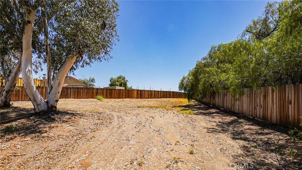Image 32 of property listing at 18570 Halter Lane, Riverside, CA 92504