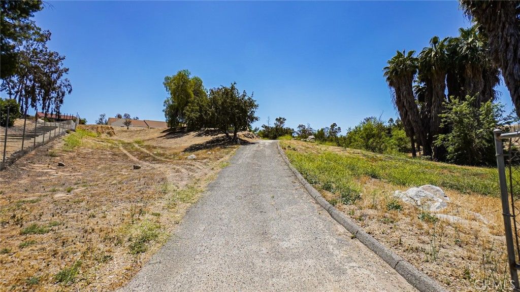 Image 57 of property listing at 18570 Halter Lane, Riverside, CA 92504
