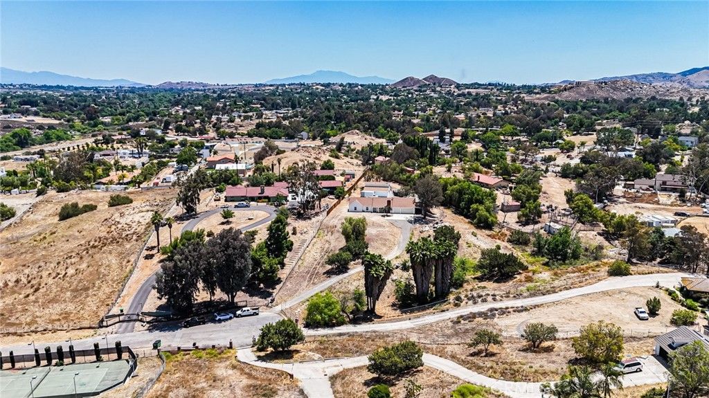 Image 61 of property listing at 18570 Halter Lane, Riverside, CA 92504