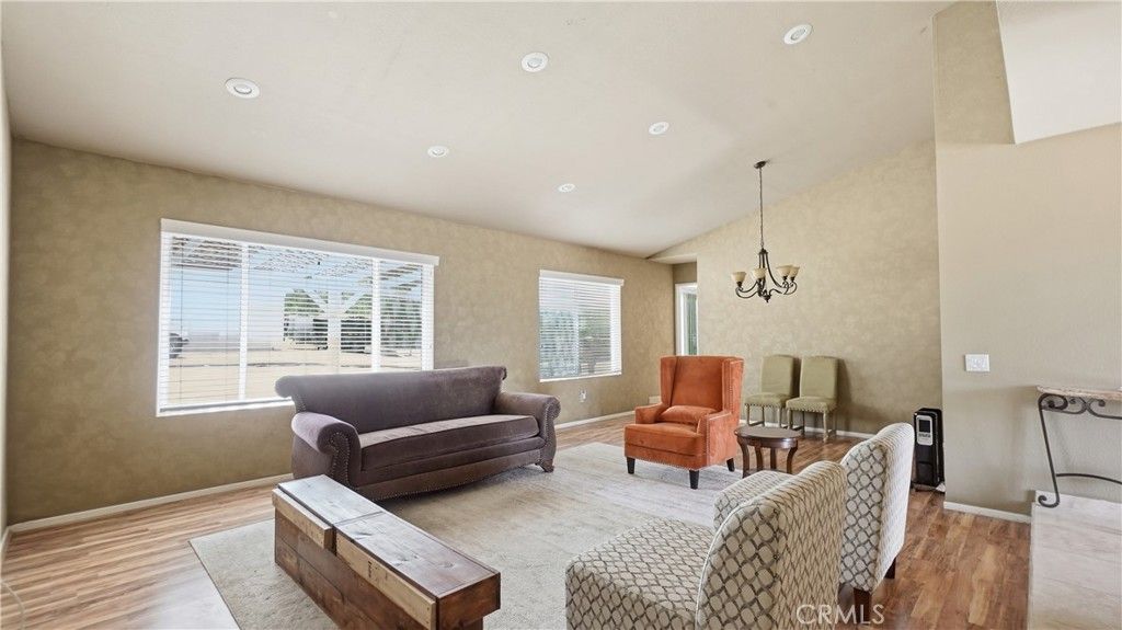Image 9 of property listing at 18570 Halter Lane, Riverside, CA 92504