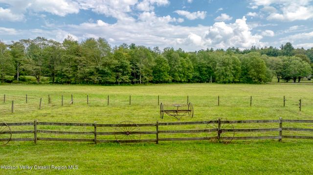 18 Jomar Lane, Olivebridge, NY 12461