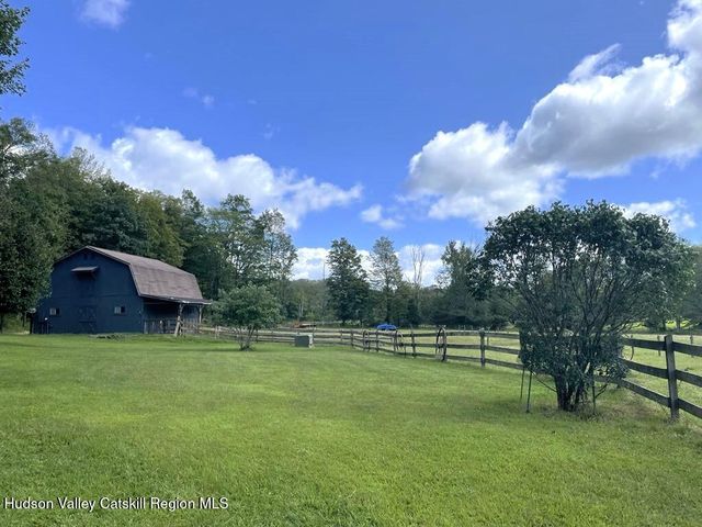 18 Jomar Lane, Olivebridge, NY 12461