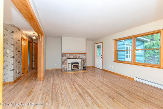18 Jomar Lane, Olivebridge, NY 12461