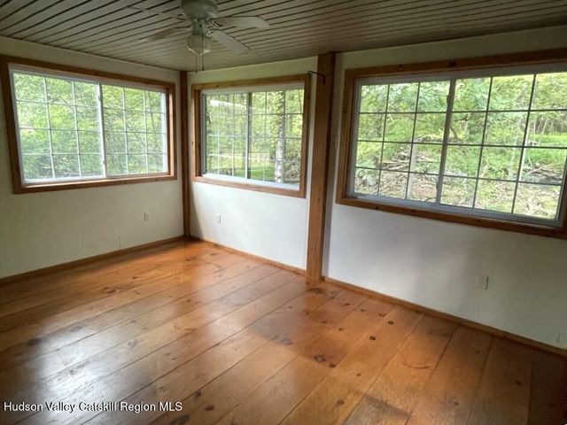18 Jomar Lane, Olivebridge, NY 12461