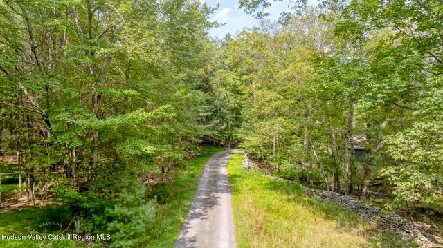 18 Jomar Lane, Olivebridge, NY 12461