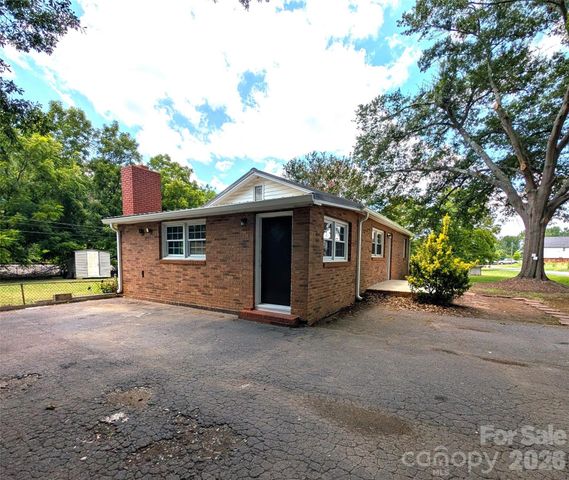 9207 Elgin Drive, Charlotte, NC 28214