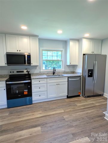 9207 Elgin Drive, Charlotte, NC 28214