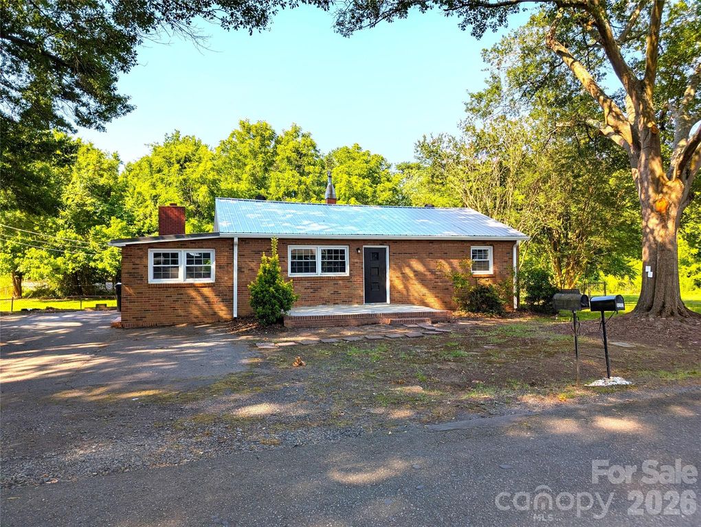 9207 Elgin Drive, Charlotte, NC 28214