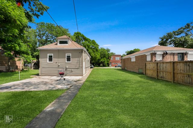 9050 S Ellis Avenue, Chicago, IL 60619