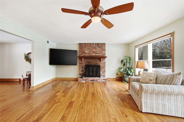 15 Stacy Drive, Port Jefferson Station, NY 11776