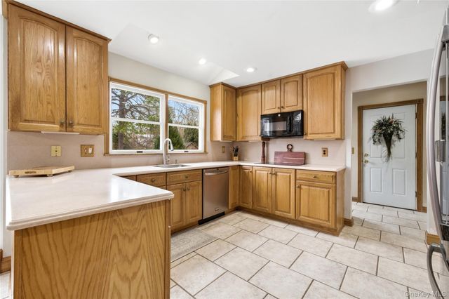 15 Stacy Drive, Port Jefferson Station, NY 11776