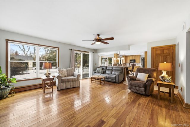 15 Stacy Drive, Port Jefferson Station, NY 11776