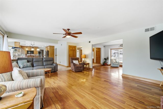 15 Stacy Drive, Port Jefferson Station, NY 11776