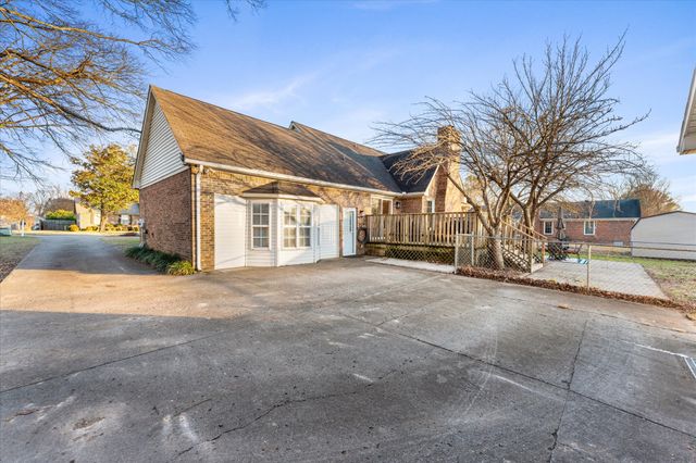 2151 Berkshire Ln, Murfreesboro, TN 37129