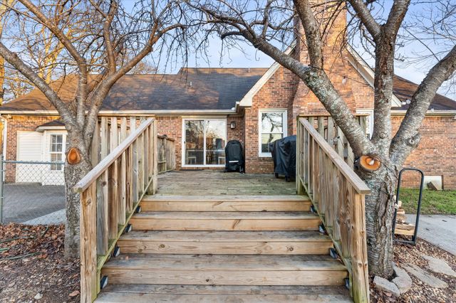 2151 Berkshire Ln, Murfreesboro, TN 37129