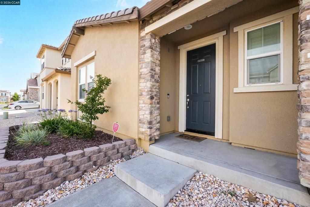 Image 10 of property listing at 531 Lavender Dr, Vacaville, CA 95687