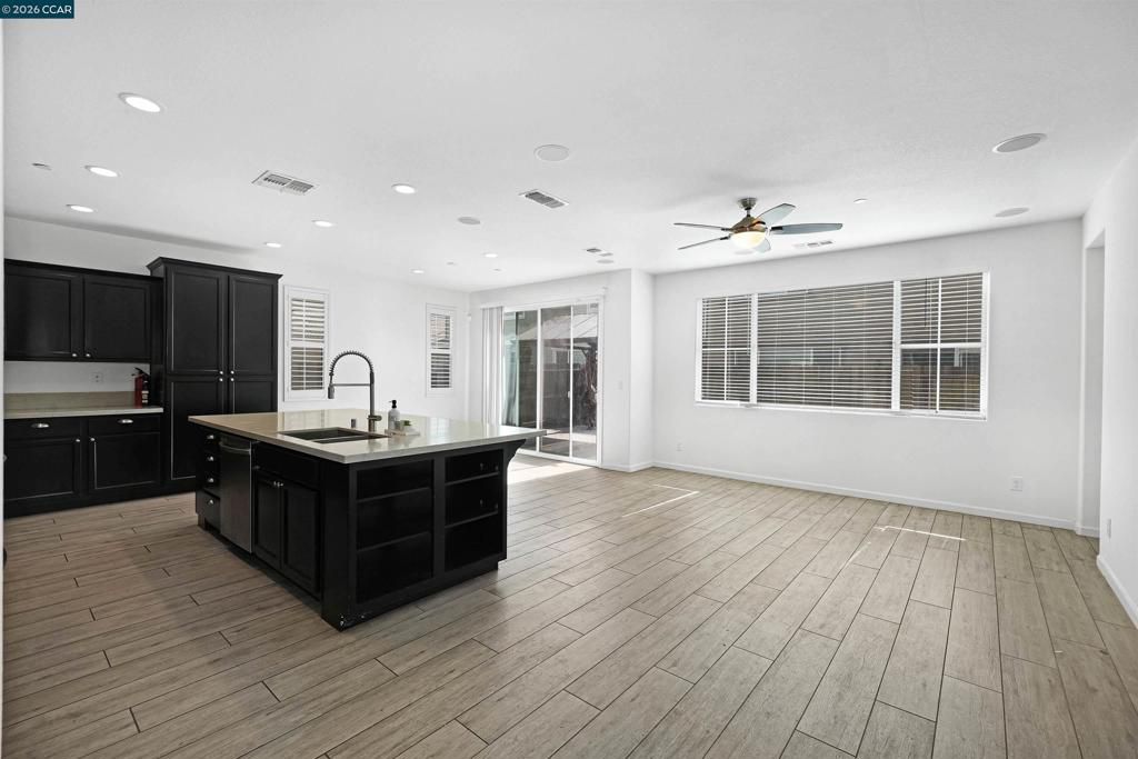 Image 14 of property listing at 531 Lavender Dr, Vacaville, CA 95687