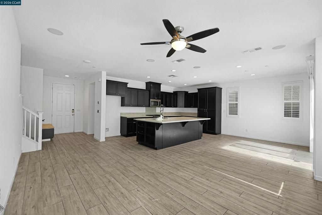 Image 15 of property listing at 531 Lavender Dr, Vacaville, CA 95687