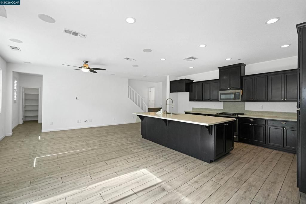 Image 17 of property listing at 531 Lavender Dr, Vacaville, CA 95687