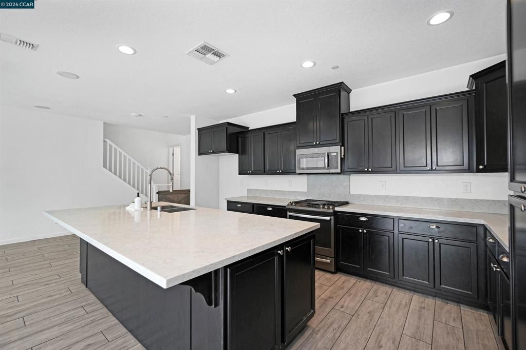 Image 18 of property listing at 531 Lavender Dr, Vacaville, CA 95687
