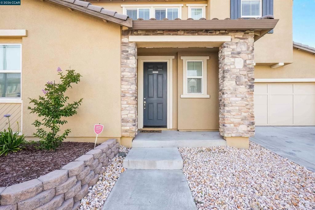 Image 9 of property listing at 531 Lavender Dr, Vacaville, CA 95687