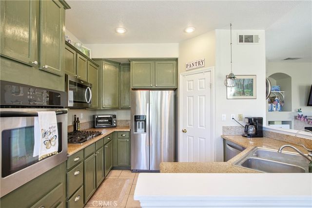 42015 Dahlia, Temecula, CA 92591