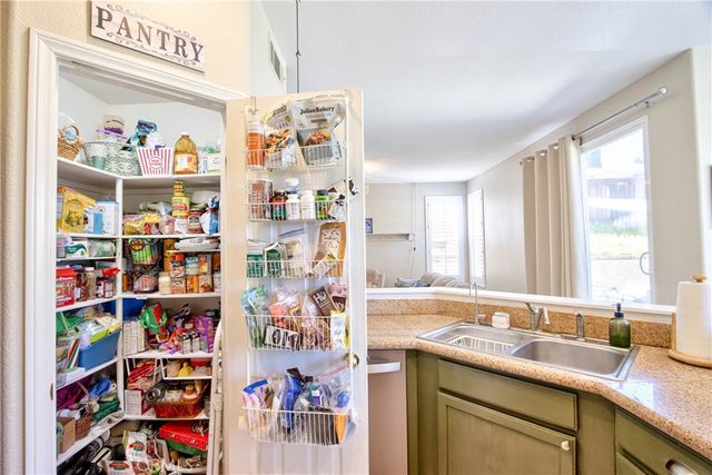 42015 Dahlia, Temecula, CA 92591