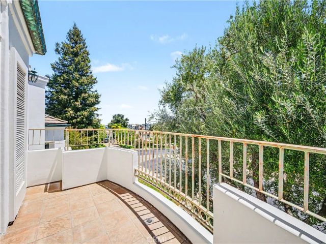 3907 Peartree, Calabasas, CA 91302