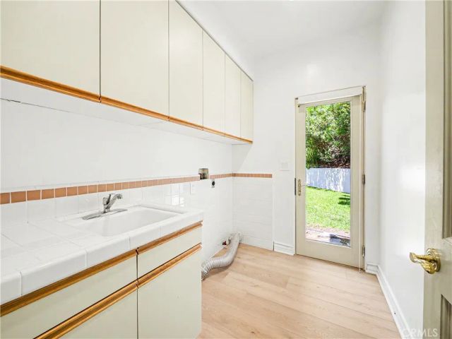 3907 Peartree, Calabasas, CA 91302