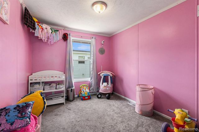 184 Pheasant Ct, Grand Blanc, MI 48439