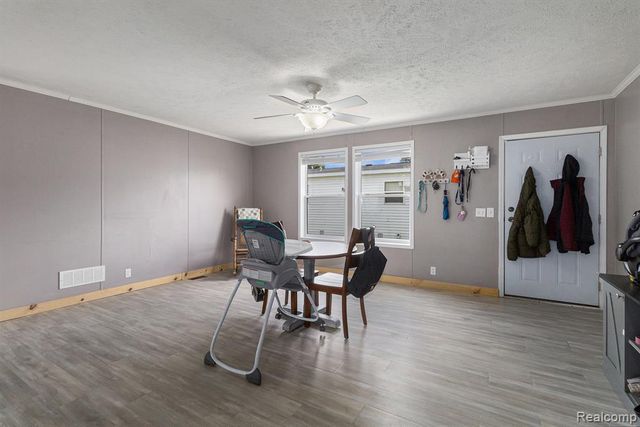 184 Pheasant Ct, Grand Blanc, MI 48439