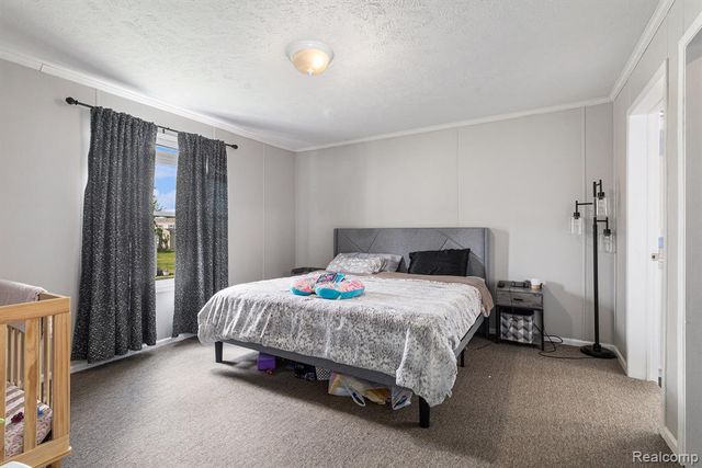 184 Pheasant Ct, Grand Blanc, MI 48439