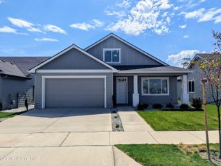 7718 N GIRARD CIR, Coeur D'alene, ID 83815