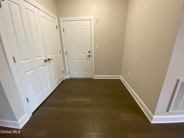 2 West Avenue 201, Saratoga Springs, NY 12866