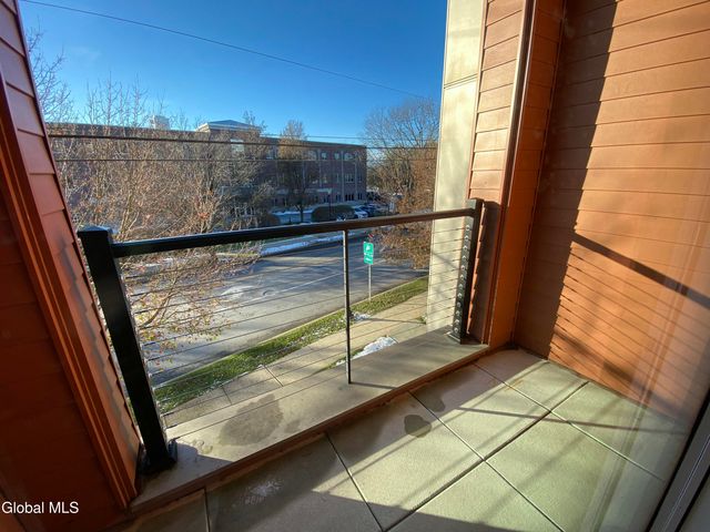 2 West Avenue 201, Saratoga Springs, NY 12866