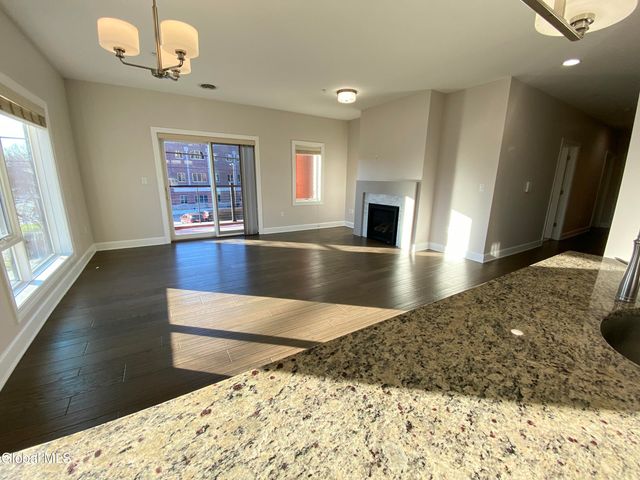 2 West Avenue 201, Saratoga Springs, NY 12866