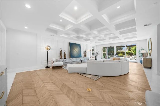 1327 S 2nd Avenue, Arcadia, CA 91006