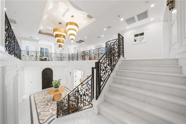 1327 S 2nd Avenue, Arcadia, CA 91006