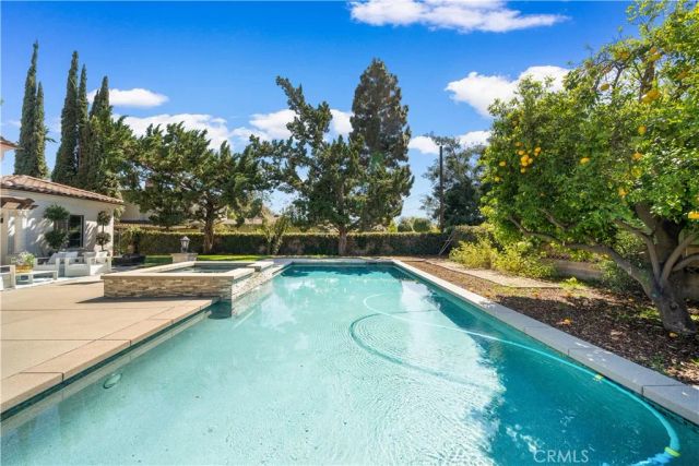 1327 S 2nd Avenue, Arcadia, CA 91006