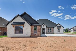 1041 Mickelson Drive, Granbury, TX 76048