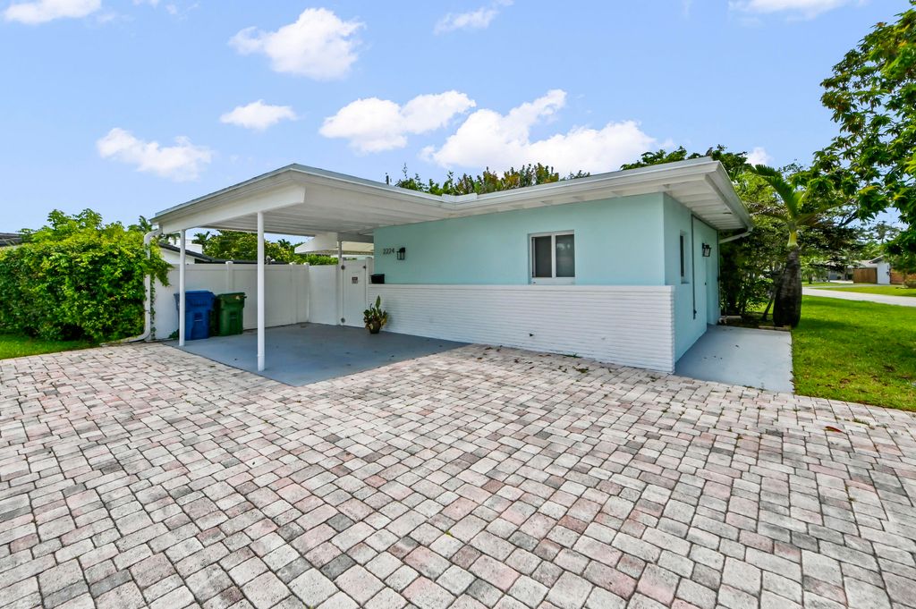 2224 NW 6th Terrace, Wilton Manors, FL 33311