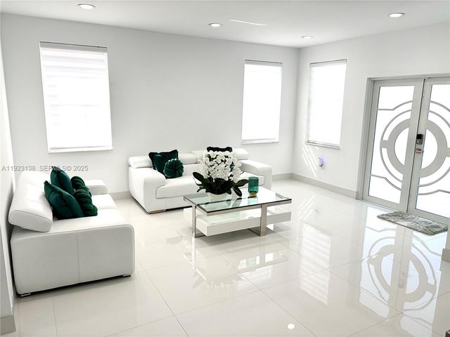 7952 NW 198th St, Hialeah, FL 33015