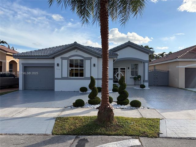 7952 NW 198th St, Hialeah, FL 33015