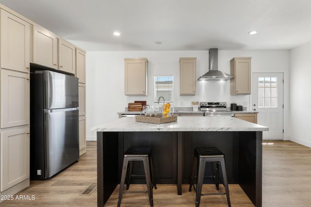 45 W HAWAII Road, Paulden, AZ 86334