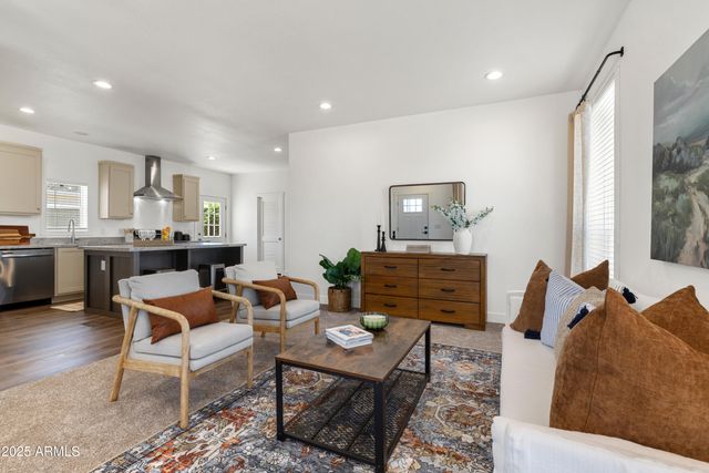 45 W HAWAII Road, Paulden, AZ 86334